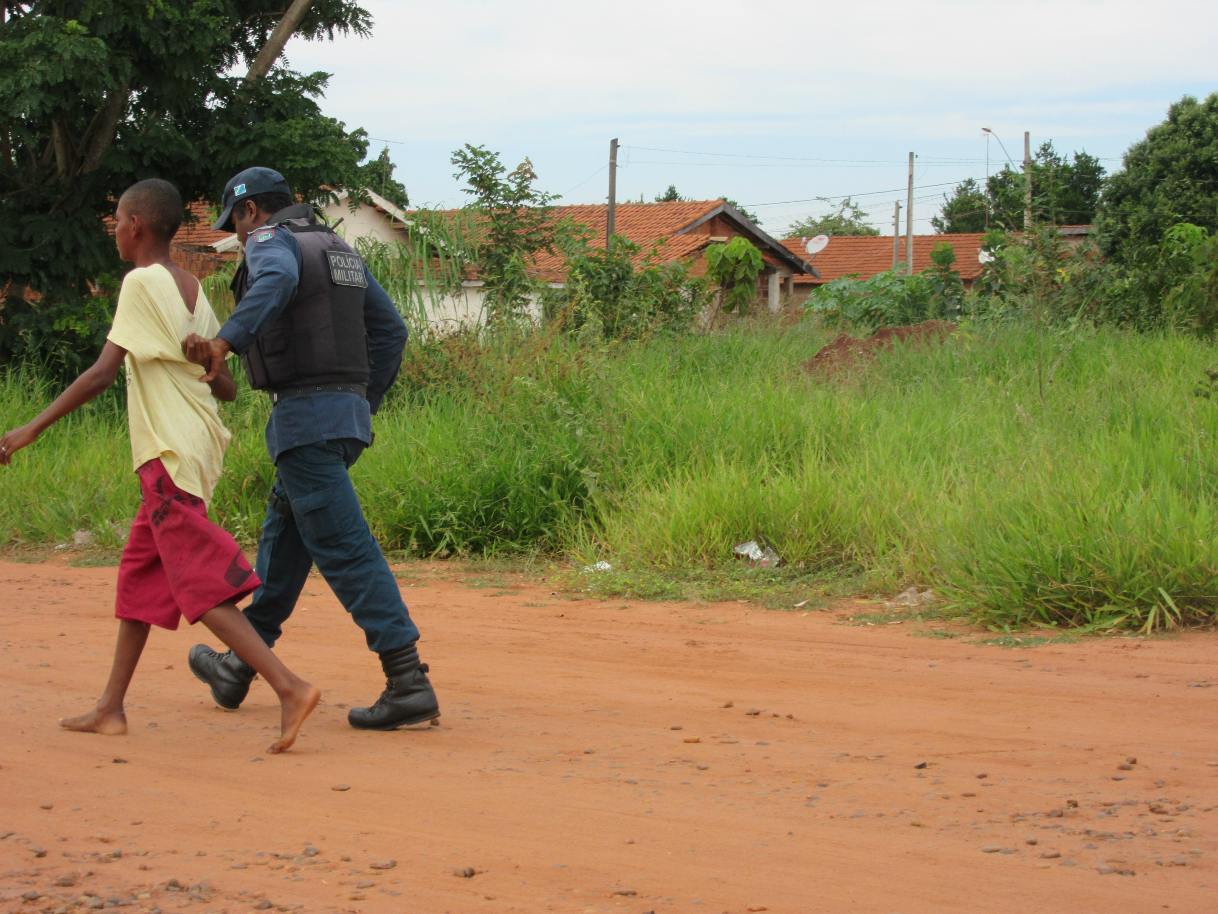 Menores foram detidos pela Polícia Militar (Foto Rádio Caçula)