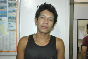 Homem foi preso na frente do filhoReprodução