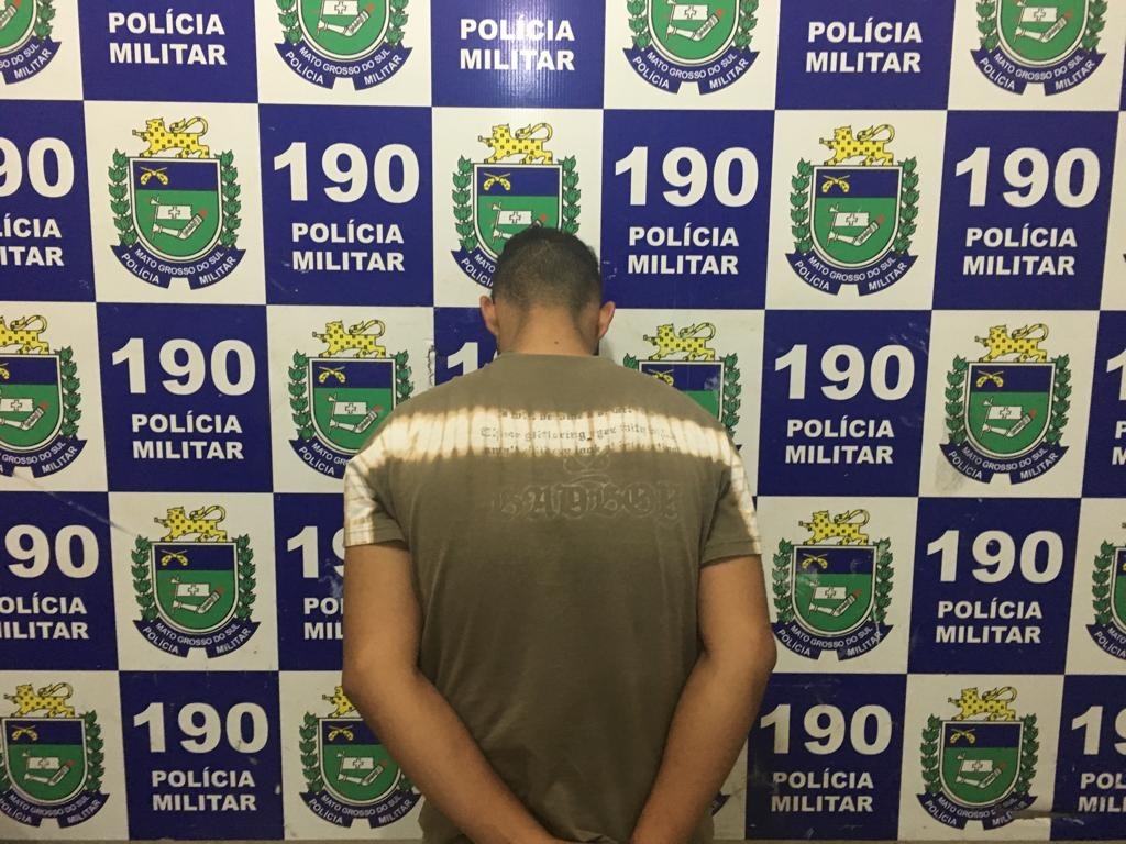 O suspeito foi abordado em patrulhamento preventivo pelo bairro Santos Dumont. Foto: ASSECOM 2°BPM