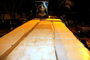 Caminhão foi encontrado com 9 toneladas de maconha.Foto :  Reprodução