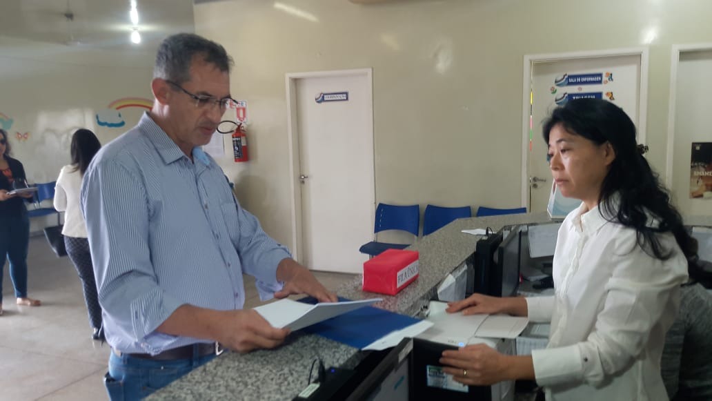 O Secretário Municipal de Administração Gilmar Tabone liderou os trabalhos da Comissão de Fiscalização e Monitoramento Interno, na manha de hoje (16), na Clinica da Criança. Foto: Julia Vasquez/Rádio Caçula