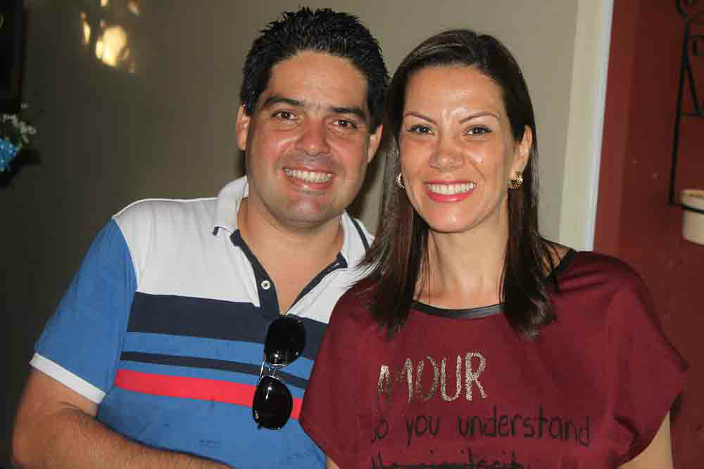 O casal Fábio e Liliam Campos no útlimo domingo (12) em dia festa.