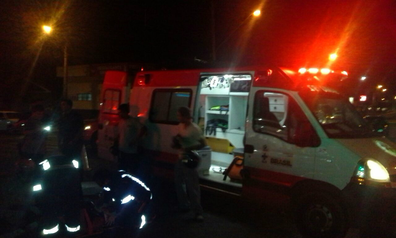 Imagem das equipes de atendimento no local do acidente. Foto: Rádio Caçula