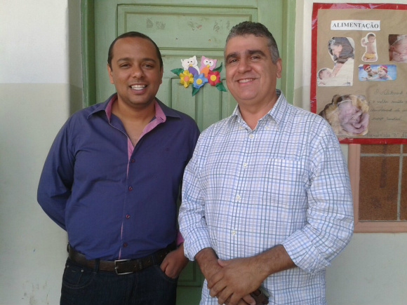 Paulo Leite (a direita) acompanhado do vice, Kleber Saraiva. Foto: Karime Marques e Marco Campos/Rádio Caçula