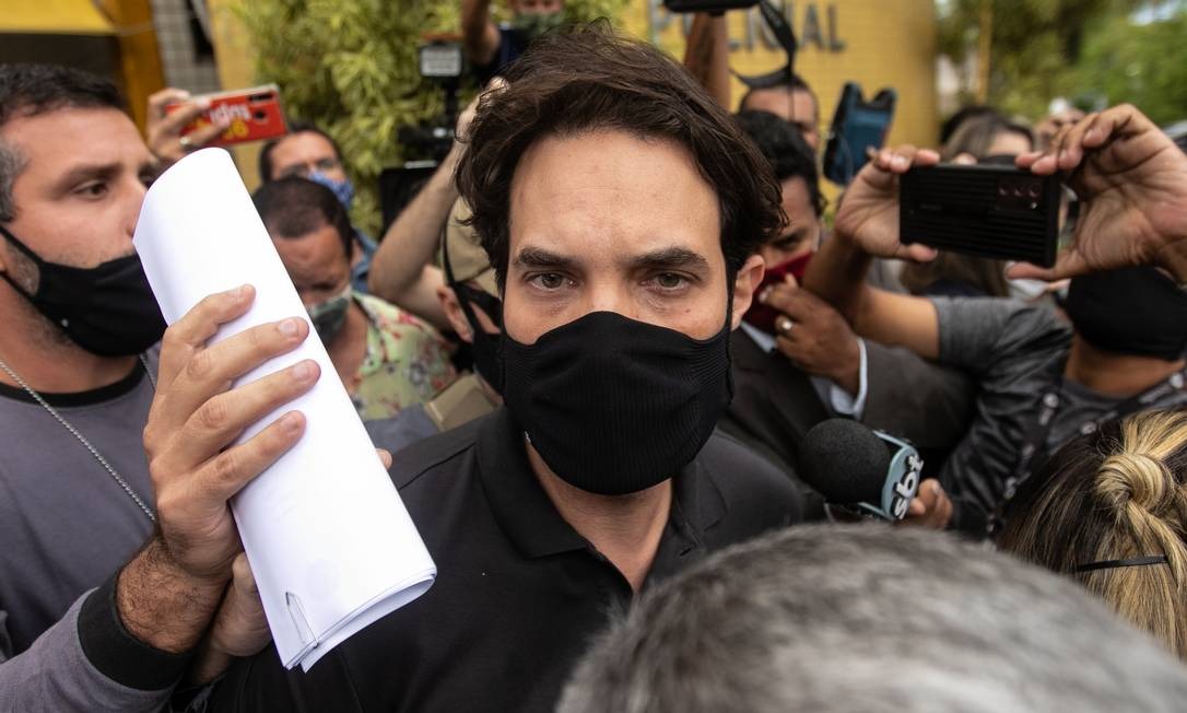 Vereador Dr. Jairinho deixa a delegacia onde prestou depoimento nesta quinta-feira (8). Ele e a mãe do menino Henry serão indiciados por tortura e homicídio duplamente qualificado Foto: Brenno Carvalho / Agência O Globo