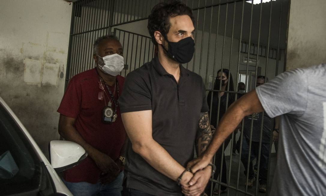 Dr. Jairinho foi preso junto com Monique, mãe do menino Henry, por tentar interferir na investigação do caso. Segundo a polícia, o casal será indiciado por tortura e homicídio duplamente qualificado, além de poder perder o mandato na Câmara dos Vereadores do Rio Foto: Guito Moreto / Agência O Globo