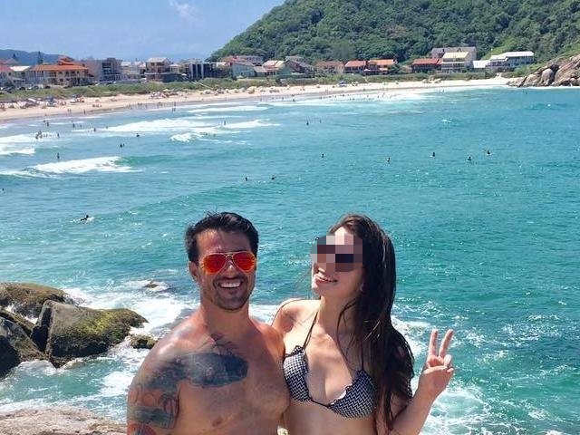 Casal posa para foto em momento de lazer (Foto: reprodução/Facebook)