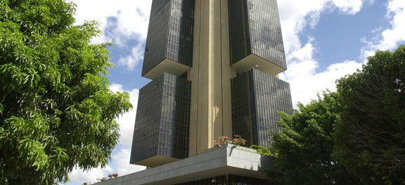 Banco Central indica que país voltou a crescer em fevereiro. Foto: Agência Brasil.