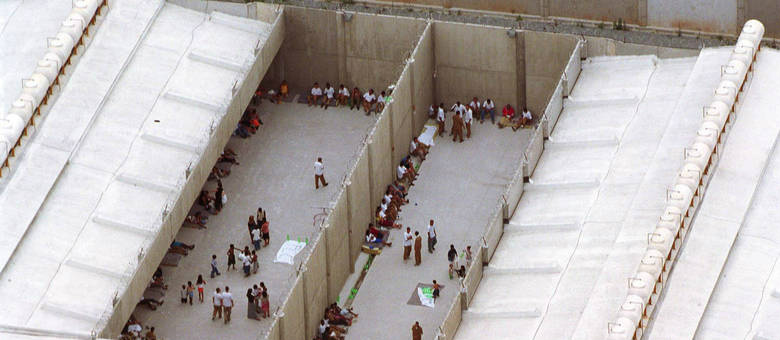 Agentes penitenciários relatam ameaças dentro e fora dos presídios