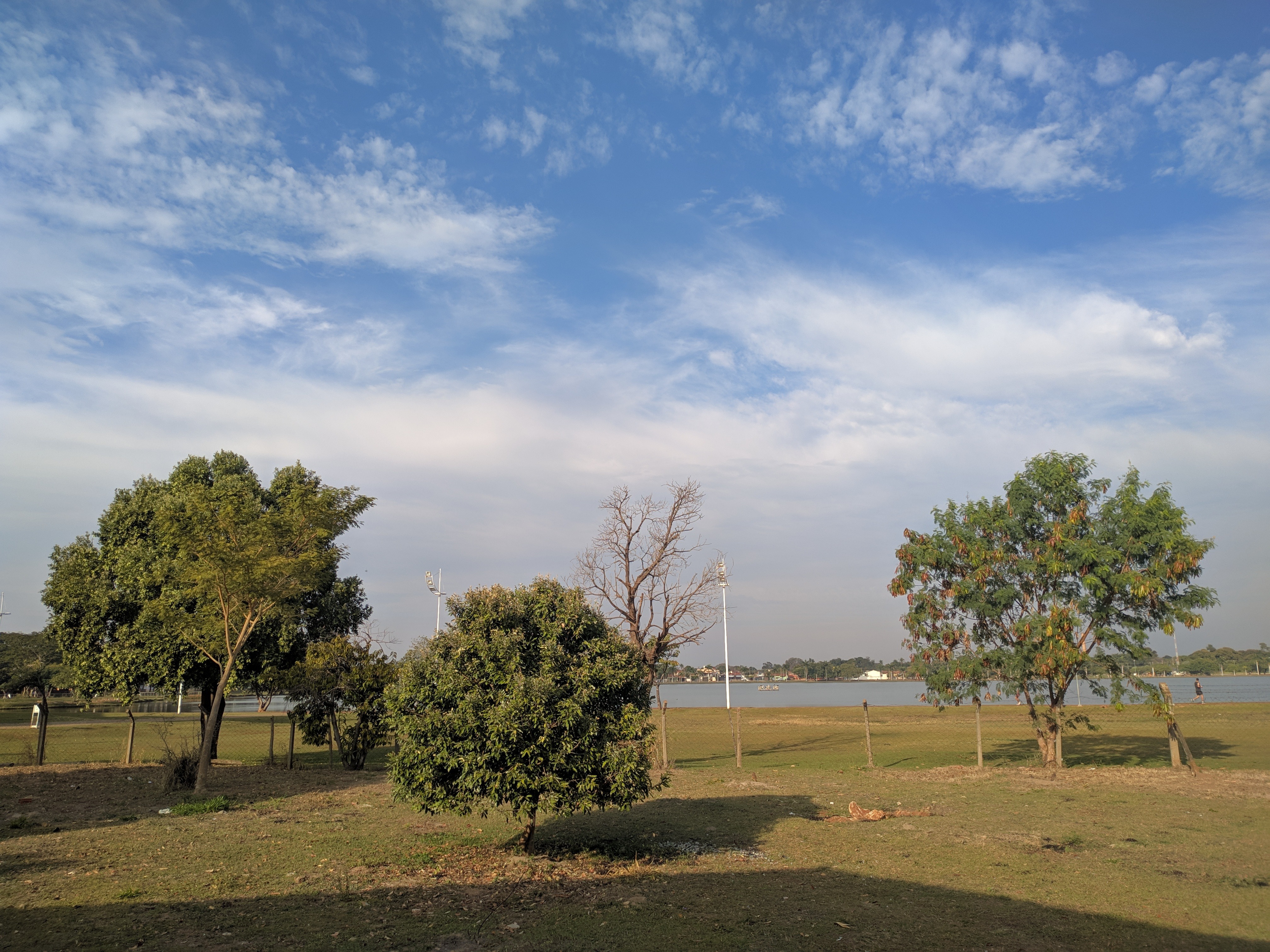 Céu com algumas nuvens na manhã desta sexta-feira (19). Foto: Rodrigo de Freitas/Rádio Caçula