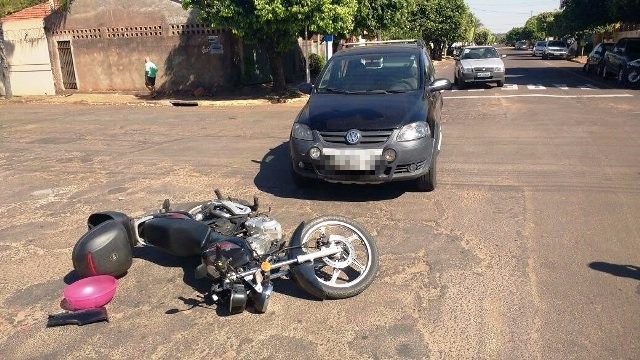 Colisão aconteceu na esquina das ruas João Silva com David de Alexandrina
