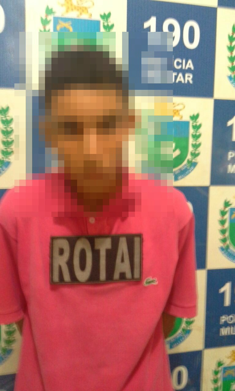 M.F.O. foi detido na noite de ontem (15) com maconha na Vila São João. Foto: Rádio Caçula.