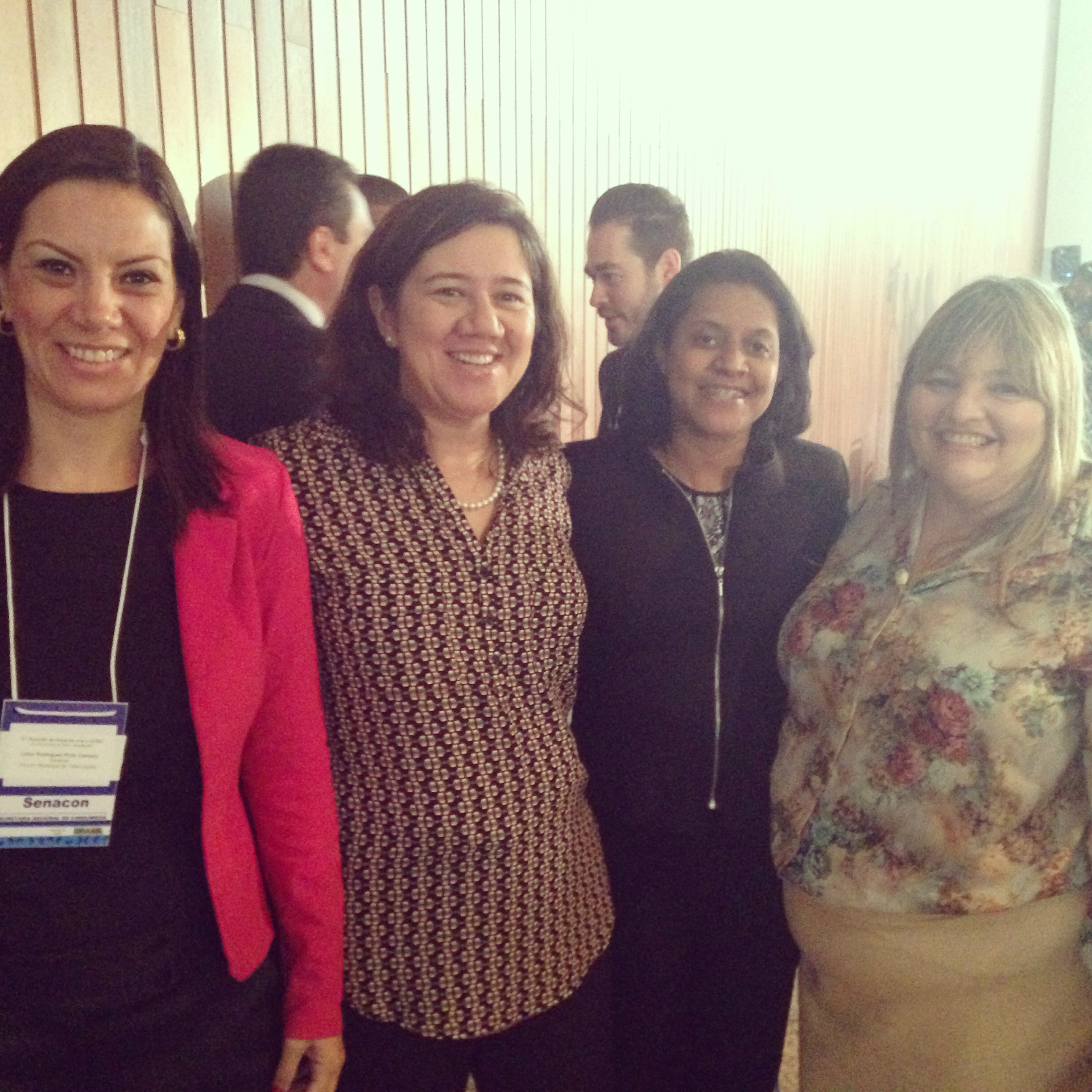 Lilian Campos diretora do PROCON de Três Lagoas,Juliana Pereira secretária nacional de defesa do Consumumidor,Gisela Simona Viana superintendente do PROCON de Cuibá/MT e Rosimeire Cecília da Costa,  superintendente do Procon/MS, 