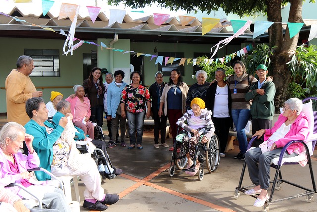 Visita do SCFV da Melhor Idade do CRAS “Ryth Fililgueiras ao Lar dos Idosos. Foto: Assessoria.