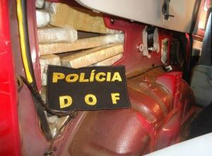 Droga foi encontrada no interior das portas e no estepe do veículo