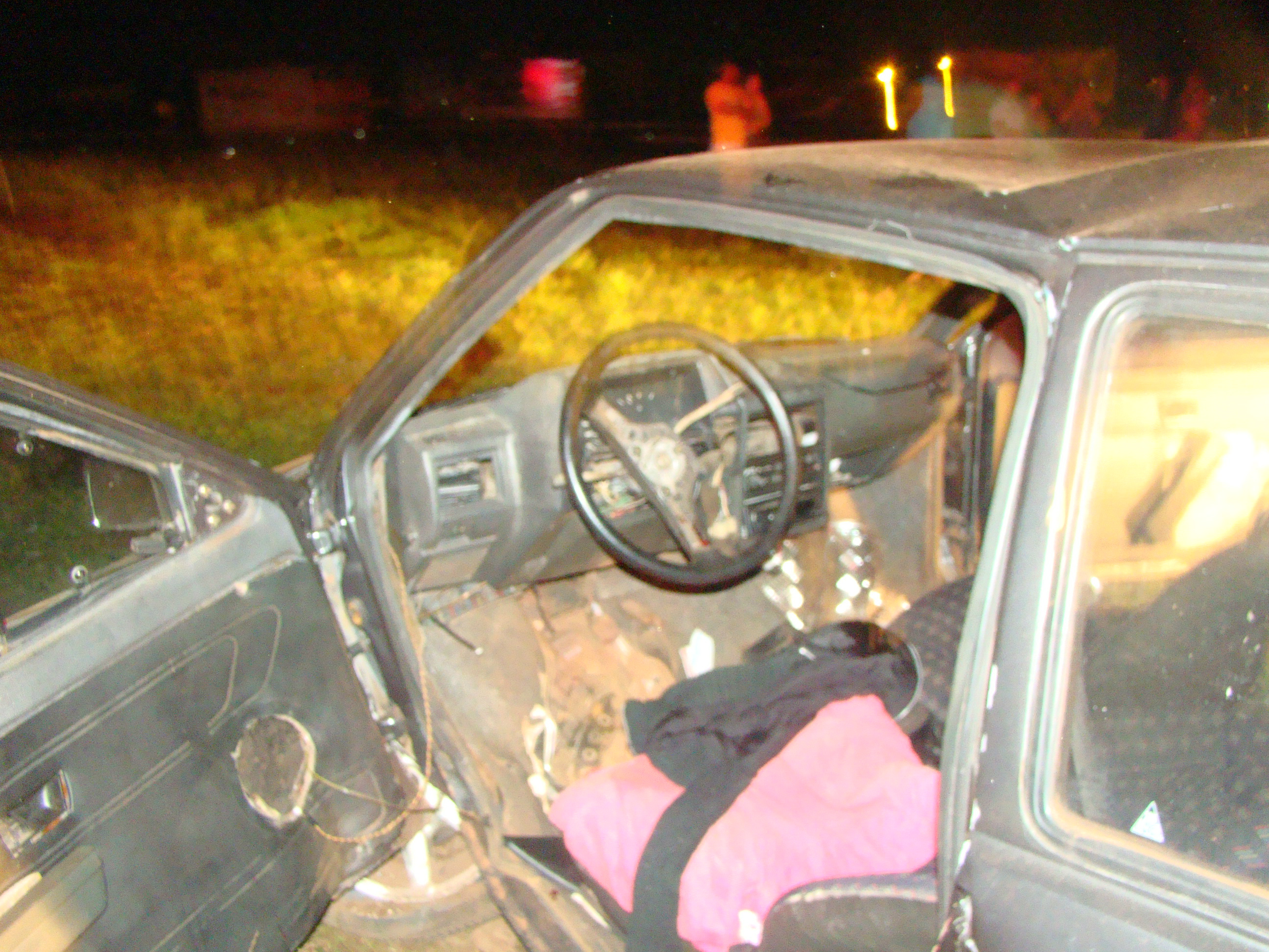 Veiculo ficou totalmente destruído (Foto Rádio Caçula)