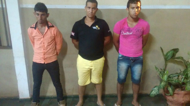 Trio negou tráfico, mas foi autuado pelo crime (Foto: Divulgação/DOF) 