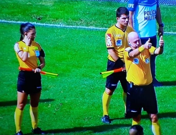A arbitra assistente três-lagoense fez a sua estreia na serie A no domingo (21). Foto: Reprodução/O Marvado
