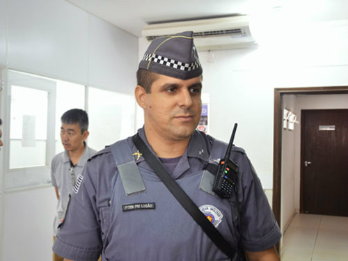 Tenente Araújo disse que policial agiu para intervir e amenizar a situação