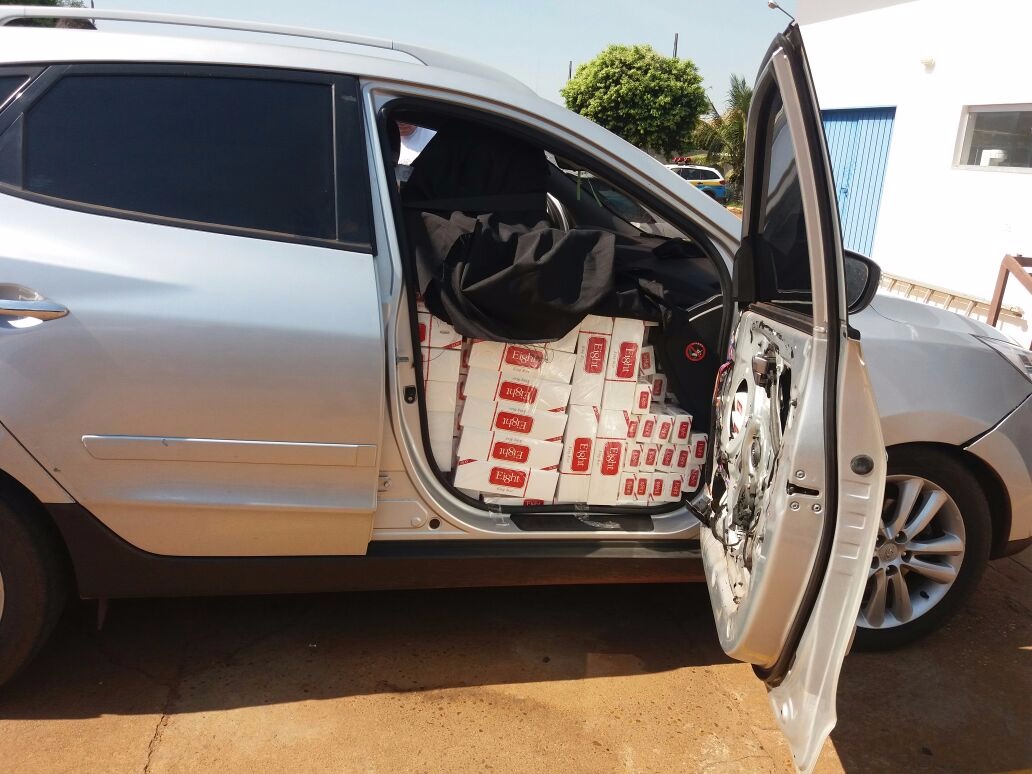 Cigarros estavam no veículo Hyundai IX35 de cor prata. (Foto: Polícia Militar)