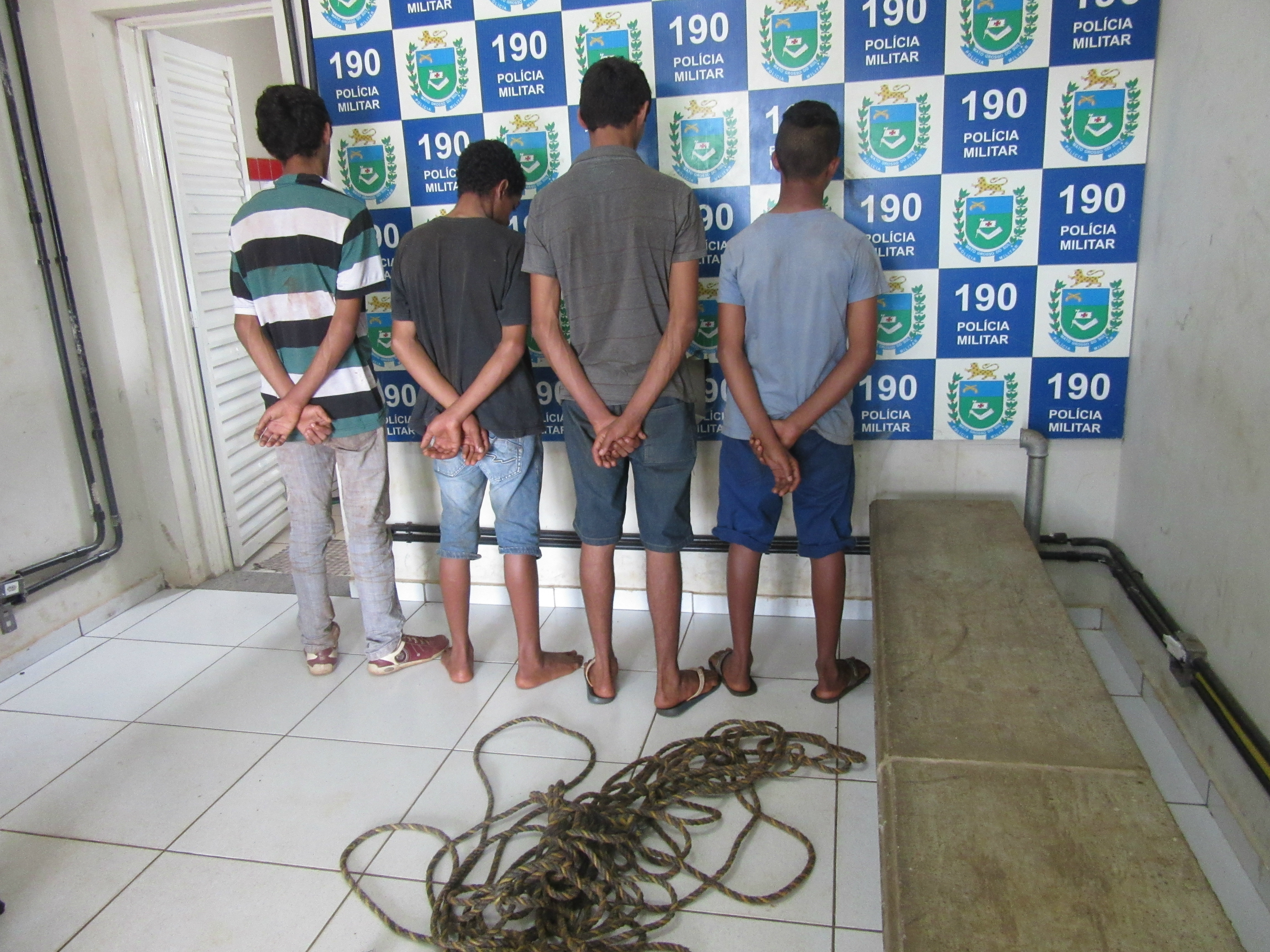 Alegaram estar perdidos na fazenda desde a madrugada (Foto Rádio Caçula)