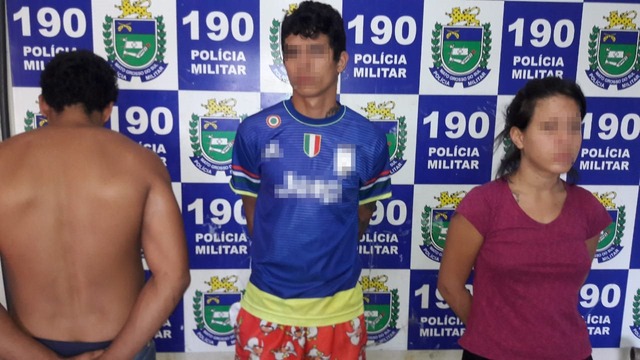Trio é preso com drogas no bairro Jd. Ipacaraí. Foto: Fábio Campo/Rádio Caçula.