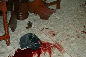 Arma, provavelmente utilizada por criminoso, foi apreendida no local - Foto: Rio Brilhante News