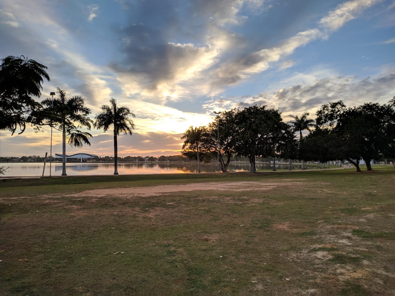 O céu na manhã desta quinta-feira (25) em Três Lagoas (MS). Foto: Rodrigo de Freitas/Rádio Caçula