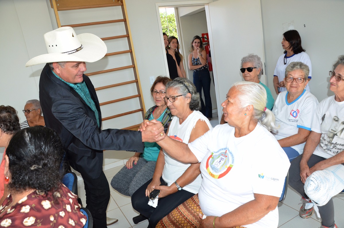 Guerreiro anunciou que em 15 dias será inaugurada a farmácia do bairro Jupiá. (Foto: Assessoria de Imprensa)