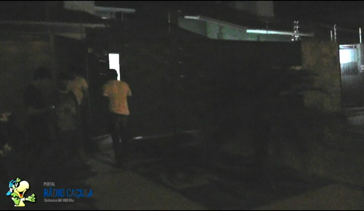 Imagem da residência invadida. Foto: Rádio Caçula