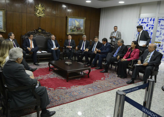 Lideranças políticas participaram de encontro com Renan Calheiros. Pedro Chaves é o primeiro a direta. (Foto: Divulgação)