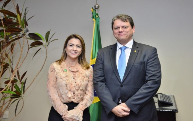 A senadora Soraya Thronicke (PSL-MS) se reuniu com o ministro da Infraestrutura, Tarcísio de Freitas para solicitar recursos para duplicação da BR-158. Foto: Reprodução.