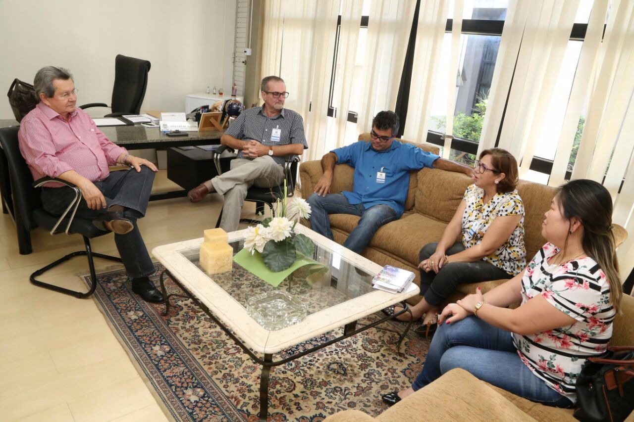 Onevan, Sérgio Mohr, Iolete Dauzacker, Eudmar Dauzacker e Angela Maria Aizawa. (Foto: Assessoria de Imprensa)
