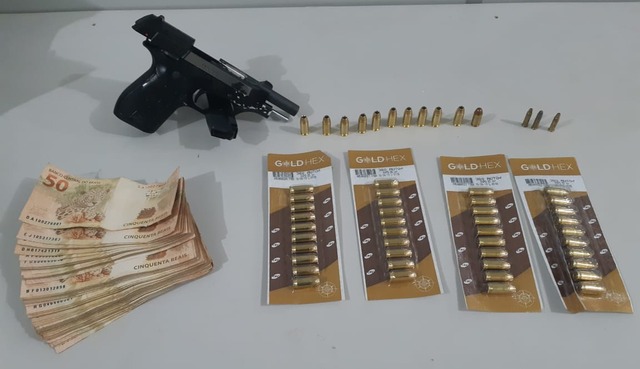 O investigado foi preso em flagrante pelo crime de posse ilegal de arma de fogo