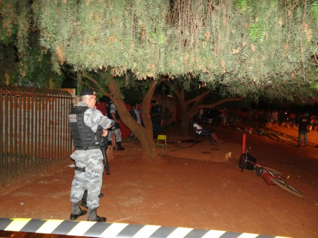 Foto: Osvaldo DuarteJovem foi assassinado em frente a sua residência, no Jardim Novo Horizonte