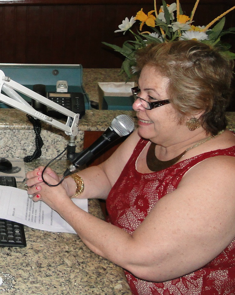 Apresentadora lança campanha para ajudar a Dill Queiroz a realizar o sonho de voltar a andar.