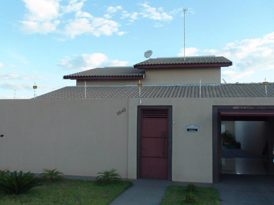 Fachada da residencia furtada. Foto: Rádio Caçula