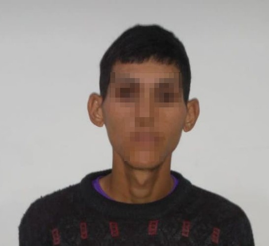 Jovem com mandado de prisão aberto apreendido pela Radiopatrulha de TL. Foto: Rádio Caçula.