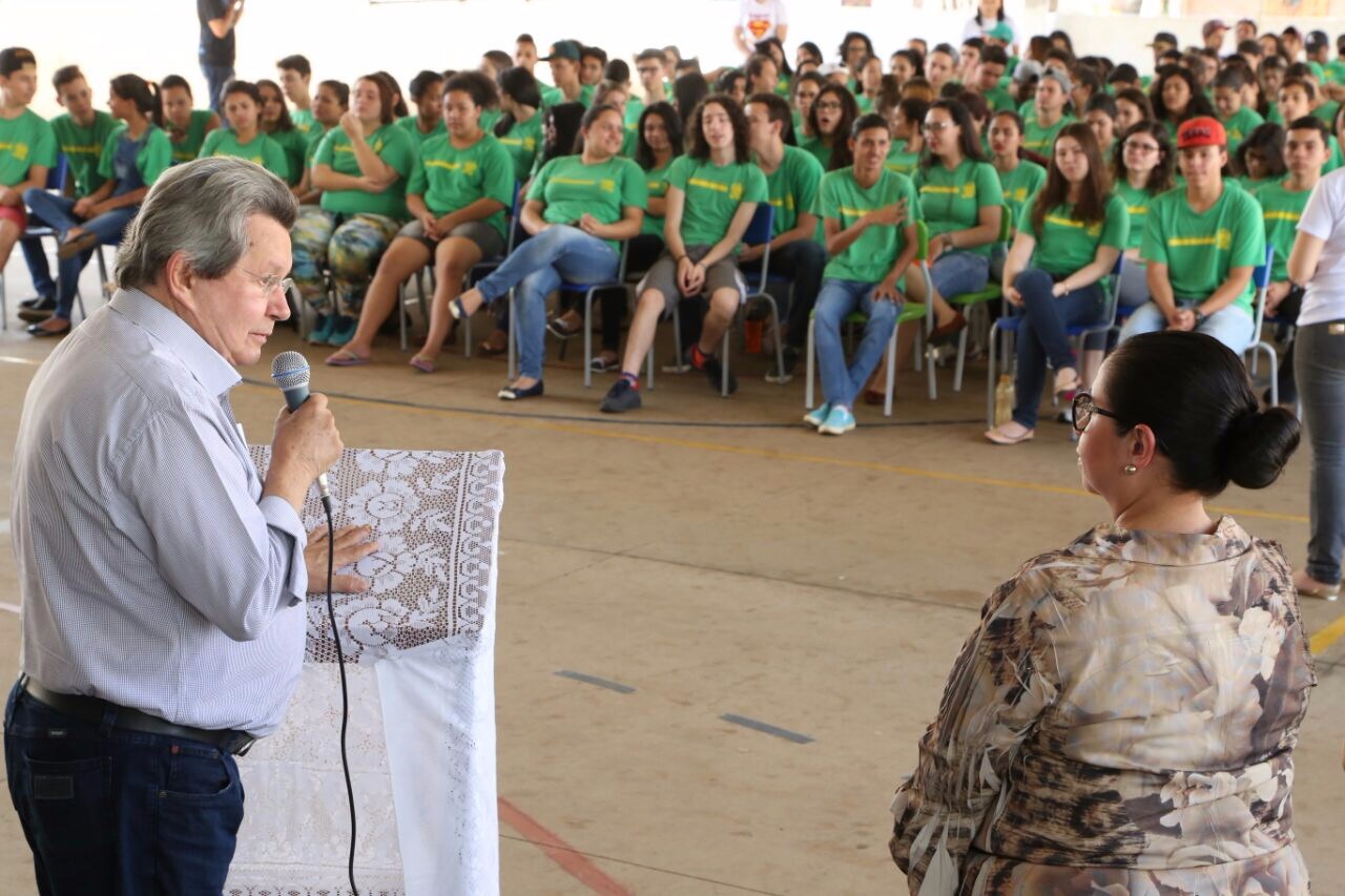 Deputado agradeceu à comunidade escolar pela forma carinhosa que foi recebido. (Foto: Assessoria de Imprensa)