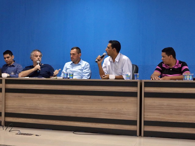 Reunião aconteceu no plenarinho. (Foto: Assessoria de Imprensa)