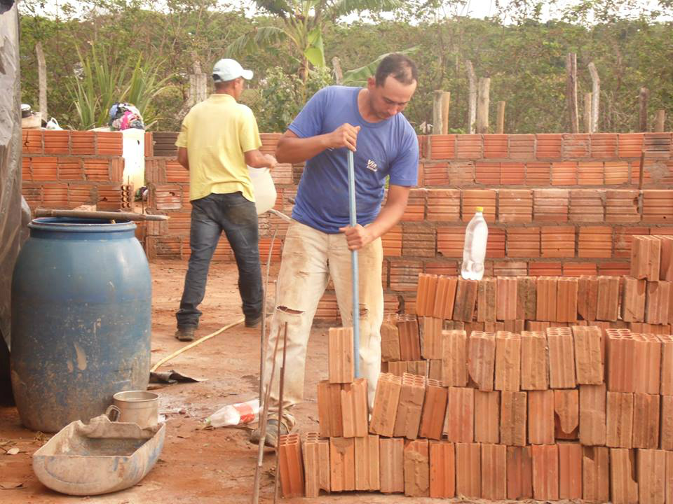 A construção foi iniciada com o projeto de Humberto Rulli e auxilio de internos da Casa de Recuperação Restaurando Vidas.Foto: Arquivo/Facebook