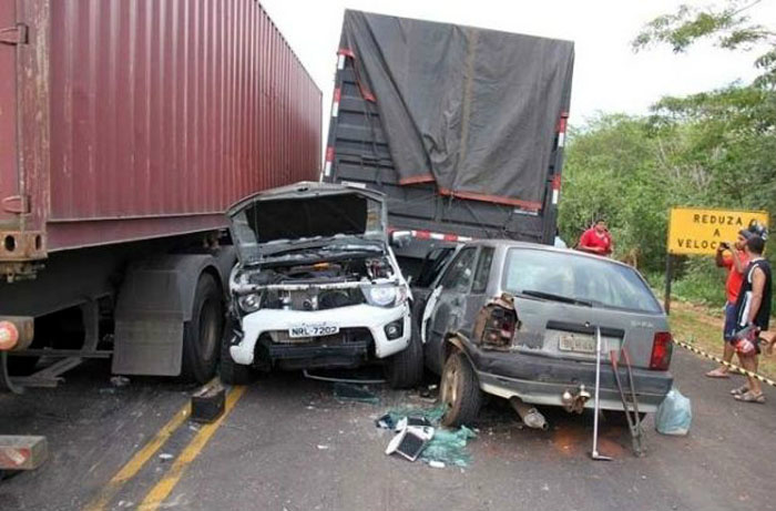 Engavetamento envolveu seis veículos na rodovia Comandante João Ribeiro de Barros (SP-294), no sentido Dracena a Tupi Paulista. Foto: Portal Regional