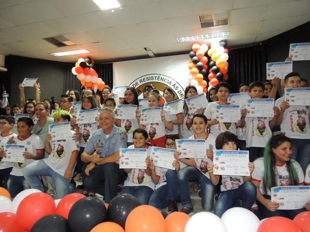 Alunos formandos pelo Programa Educacional de Resistência às Drogas e a Violência (PROERD)Foto: ASSECOM 2°BPM