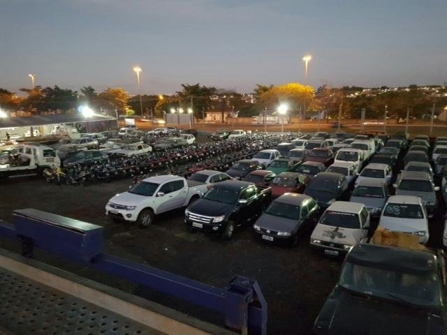 PRF leva a leilão 217 veículos.(FOTO: Campo Grande News).