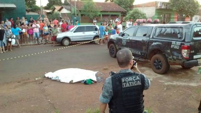 Homem morreu após sair para comprar cerveja - Fotos: Osvaldo Duarte