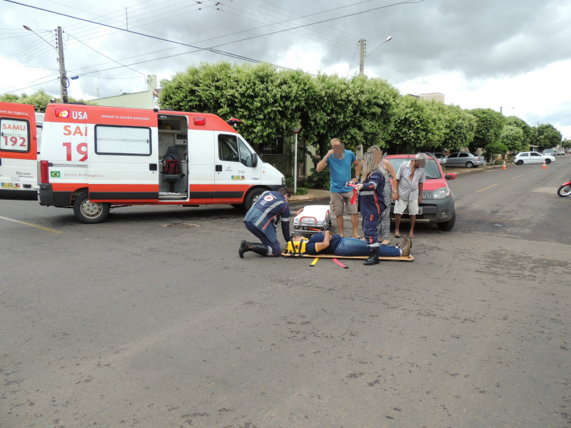 A motociclista sofreu escoriações.