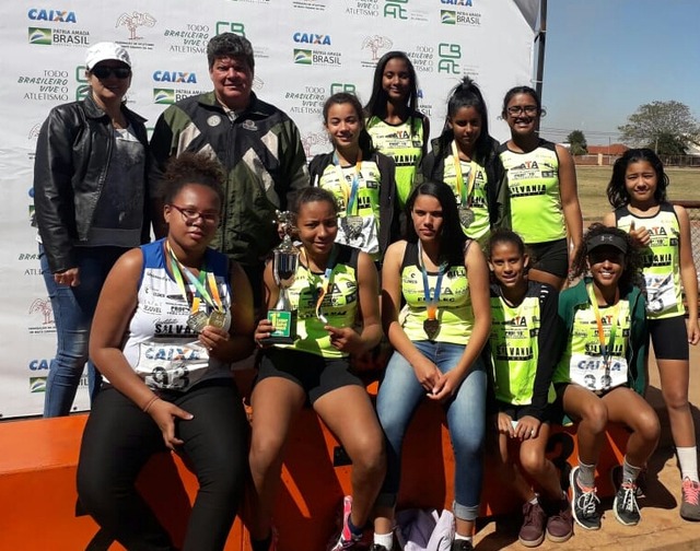 Equipe de Atletismo de Três Lagoas após conquista do Campeonato SUB 16 em Campo Grande. Foto: Arquivo pessoal.