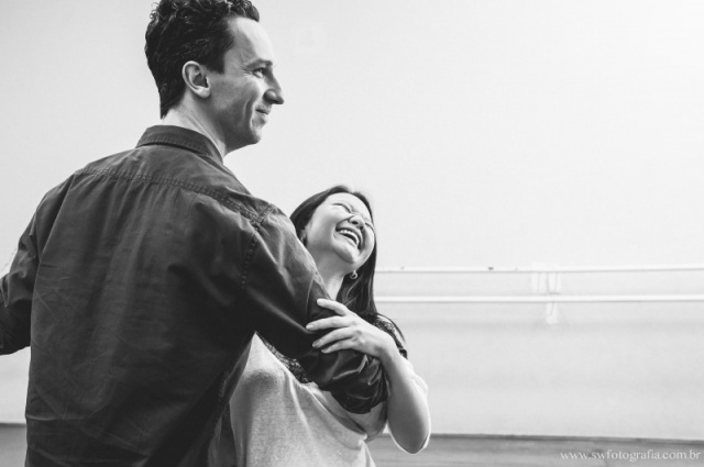 Filip e Erica se conheceram agora fazem aula de dança. (Foto: SW Fotografia)