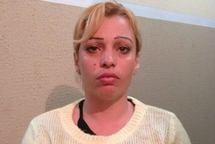A mulher foi autuada em flagrante por tráfico de drogas - Foto : DOF/Divulgação
