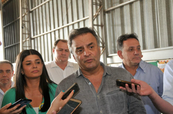 Aécio Neves no aeroporto de Campo Grande - Foto: Valdenir Rezende / Correio do Estado